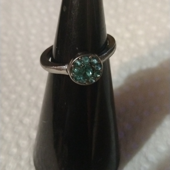 Vintage little girls ring silver tone with blue/green stones (sku 1074) - Picture 2 of 5